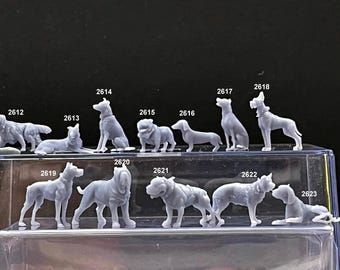 1:64 Miniature Human Figures - Resin / unpainted - great for Dioramas  - Made in the USA LOT 556 - Miniature 1.10&quot;