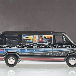 Voiture Miniature Dodge B-100 Overkill Kevin 1976 - Greenlight 1:64, Couleur Gee-Pee-Kay - Neuf Sous Blister