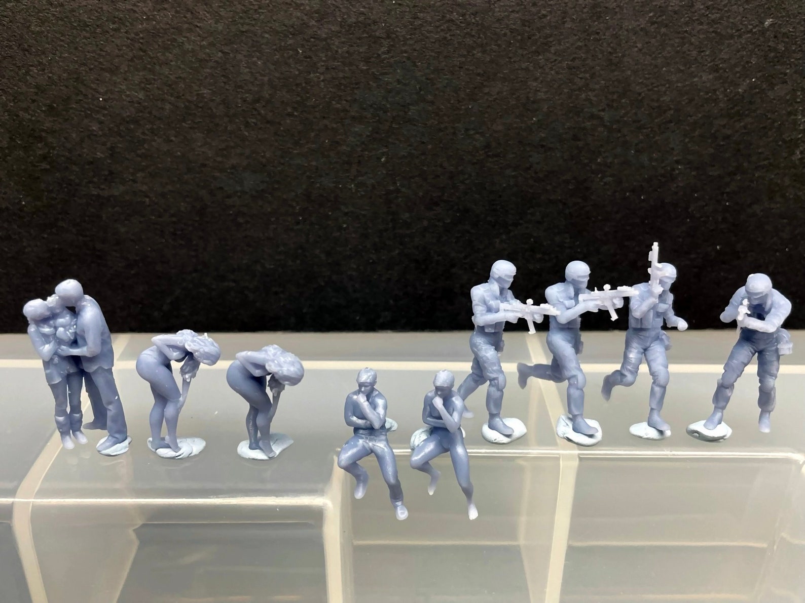 1:64 Miniature Human Figures - Resin / Unpainted - Great for Dioramas ...