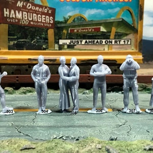 1:64 Scale Miniature People - Resin / unpainted - great for Dioramas / - - Made in the USA GROUP 88 - Miniature Figures