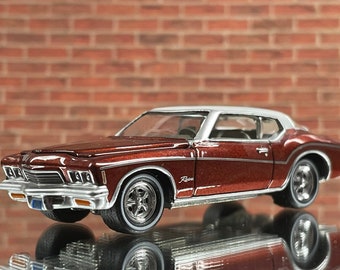 1-64 Scale / S-Scale 1972 Buick Riviera me in Burgandy Paint -Great For Dioramas & Diecast Photography (JL)