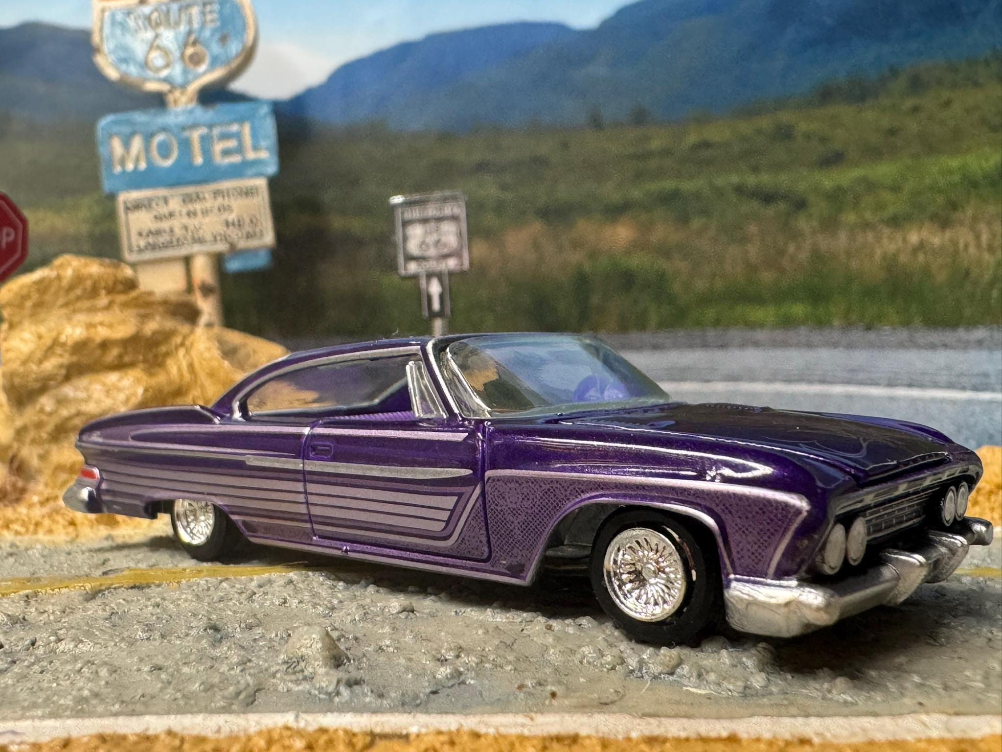 1-64 Scale / S-scale 1961 Dodge Dart Phoenix Lowrider - Great for