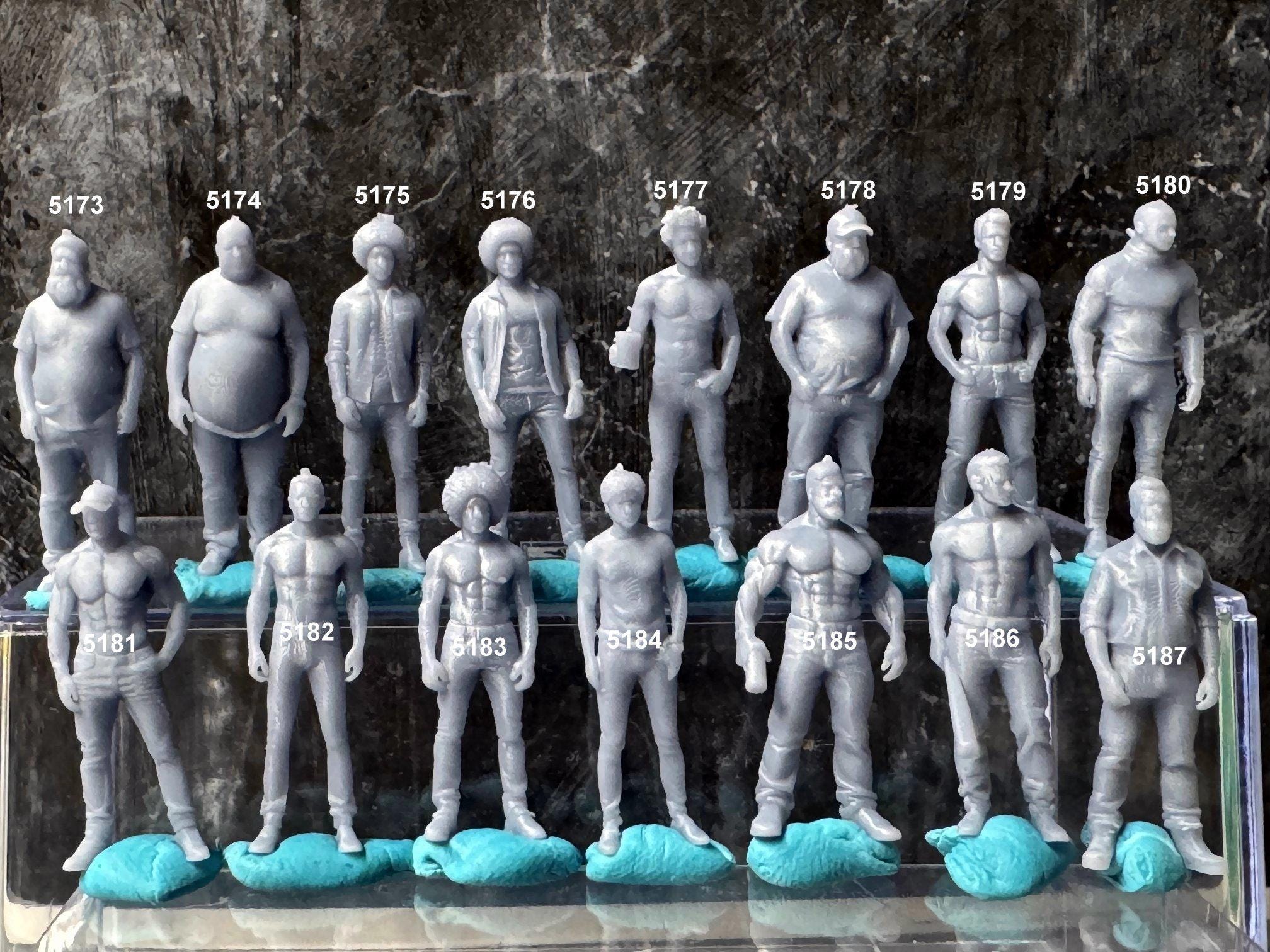 Double G 1:64 Miniature Human Figures - Unpainted - great for Dioramas - Made in the USA LOT Street Folks 1 Miniature 1.10