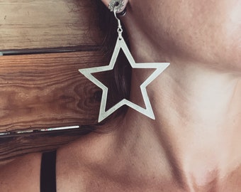 Shine Like A Star! maxi star earrings, silver plated