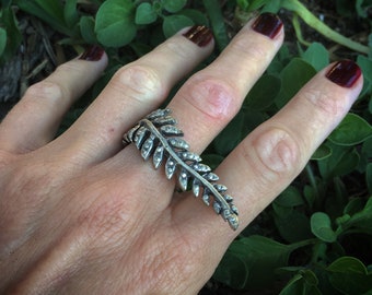 Two Fingers Laurel Leaves wave ring, silver plated
