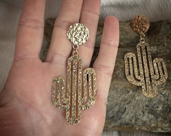 Cactus Love studs brass hammered earrings