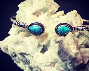drop shape stone bendable bangle, silver plated, thin, tribal, ethnic, boho, india, turquoise, moonstone, onyx, labradorite, quartz