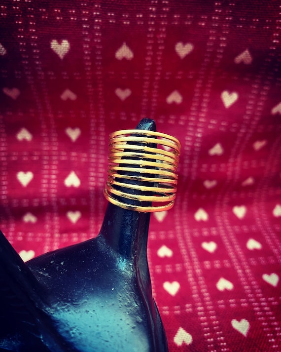 Timeless stripes adjustable ring, gold plated
