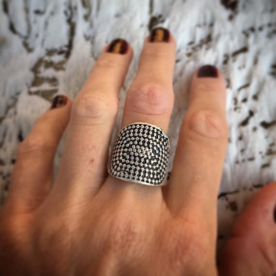 Chevalier dots ring