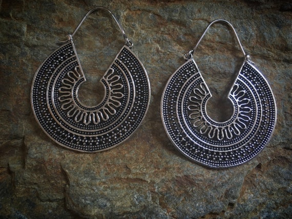 Circle solid hoops, brass and silver plated