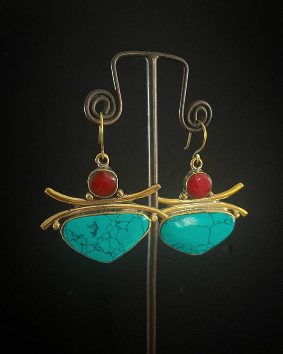 Bee solid brass earrings with big turquoise and coral