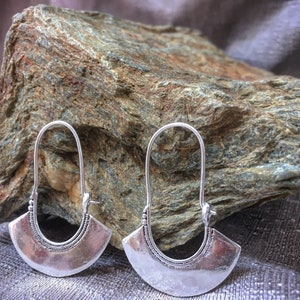 Thin african tribal long earrings, fan shape, fine carving, tribal jewelry, tribal earrings, boho earrings, hippy chic, ethnic