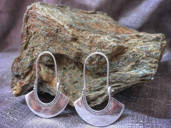 Thin African long earrings