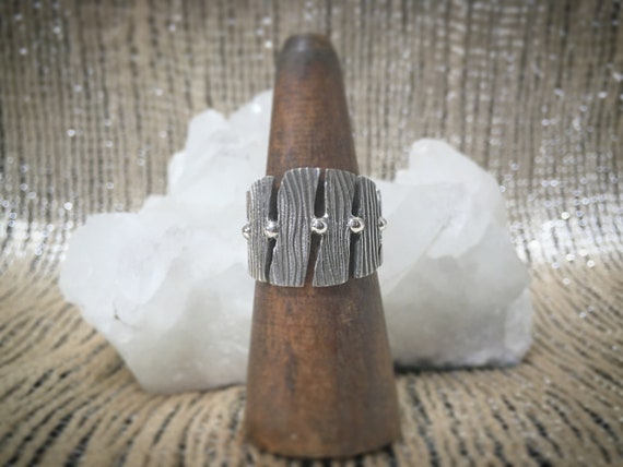 Scratchy Stripy Dots Studs silver ring