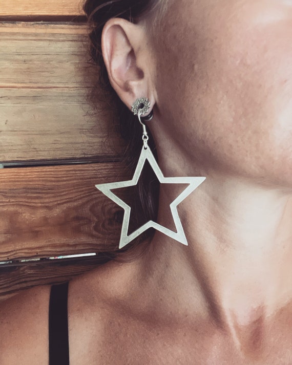 Shine Like A Star! maxi star earrings, silver plated