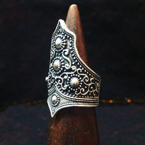 fantasy ring, zamak, silver plated, crown, middle-age, celtic, king, knights, coat of arms, gypsy, boho, tribal, renaissance, armour, damask