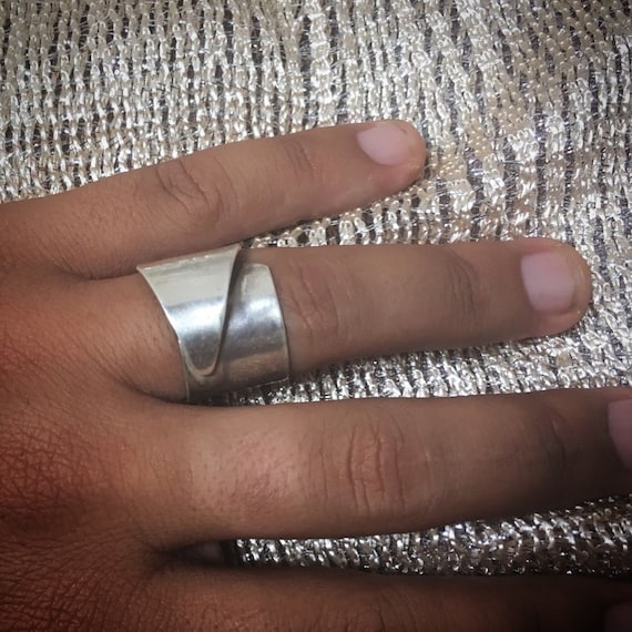 Tie silver ring