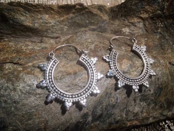925 sterling silver tribal medium size hoops earrings