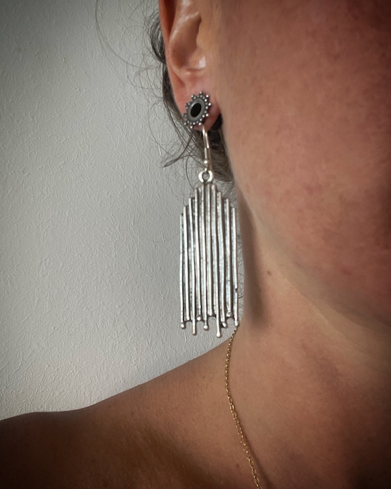 Skyline big vertical lines earrings, silver plated