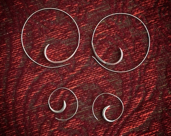 Eleganckie, cienkie spiralne kolczyki ze srebra próby 925, duże i małe rozmiary