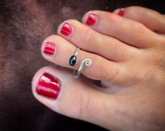 Silver Toe Ring or Midi ring with little gemstone and spiral decoration, 925 sterling silver