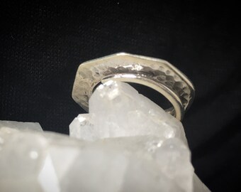 3D high thin hammered wrap round thumb ring