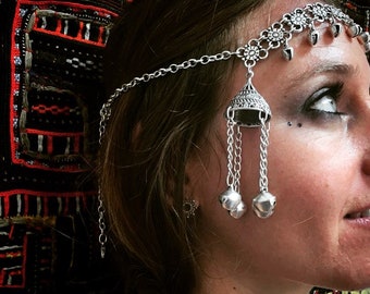 Balinese tiara, verzilverd, kopstuk, tinker bells, kroonluchter, hoofdketting, buikdans, tribale dans, zigeuner, nomade, kamelenkleding