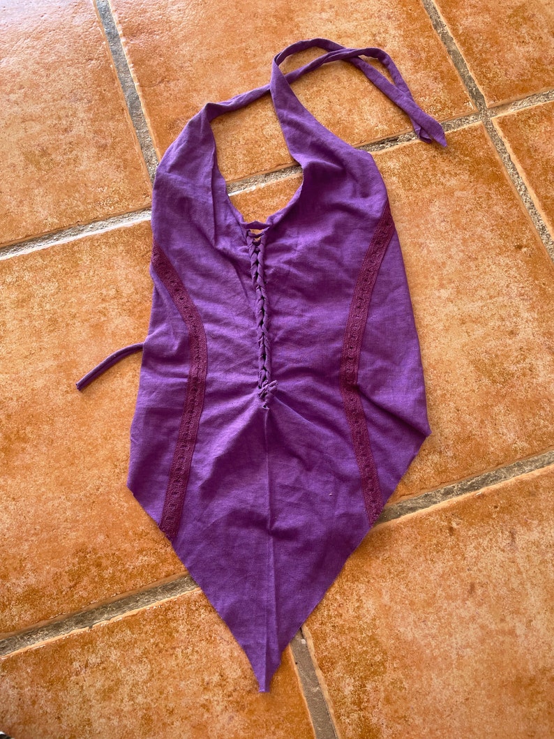 Haut Tribal Fairy Pointy Singlet, haut lutin, Vêtements de festival, Haut indépendant, Style Boho, Tunique gitane, Chemise Boho lilac