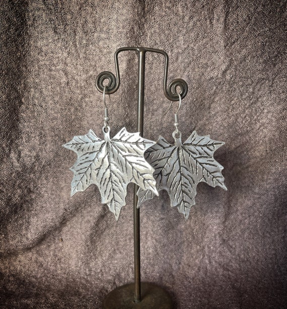 Ivy leave big earrings, silver plated