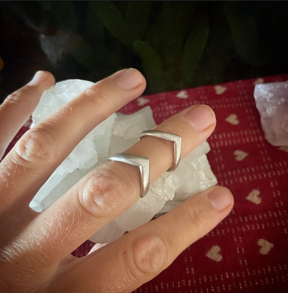 Chevron ring or midi ring, silver plated or silver 925
