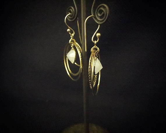 Intertwined Three Circles earrings with stones
