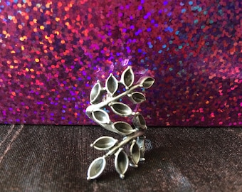 Leaves Ring, wrap around ring, Silver plated, adjustable, climbing plant, Art nuveau, Liberty, Vintage, boho, hippy chic, shabby chic