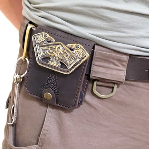 Cartera de cuero nórdico antiguo escandinavo Mjolnir, cartera de cuero vikingo de mitología nórdica con cierre de metal, cartera para hombre con hebilla de martillo de Thor