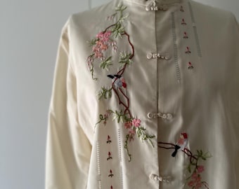 Daffodil Brand vintage 60s beautifully hand embroidered blouse with mandarin collar