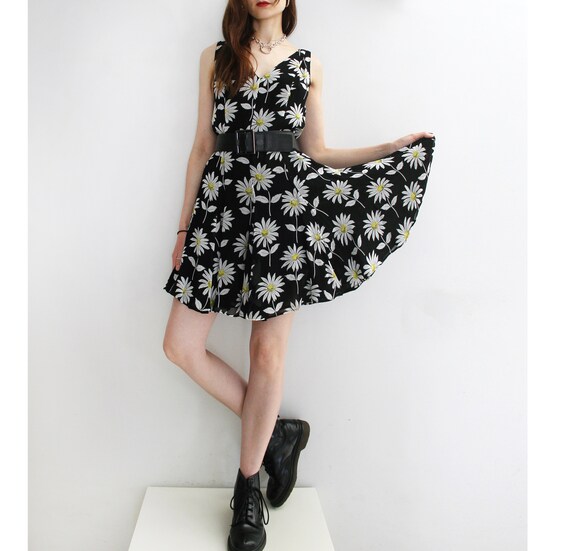 Vintage 90s Grunge Daisies Skater Dress