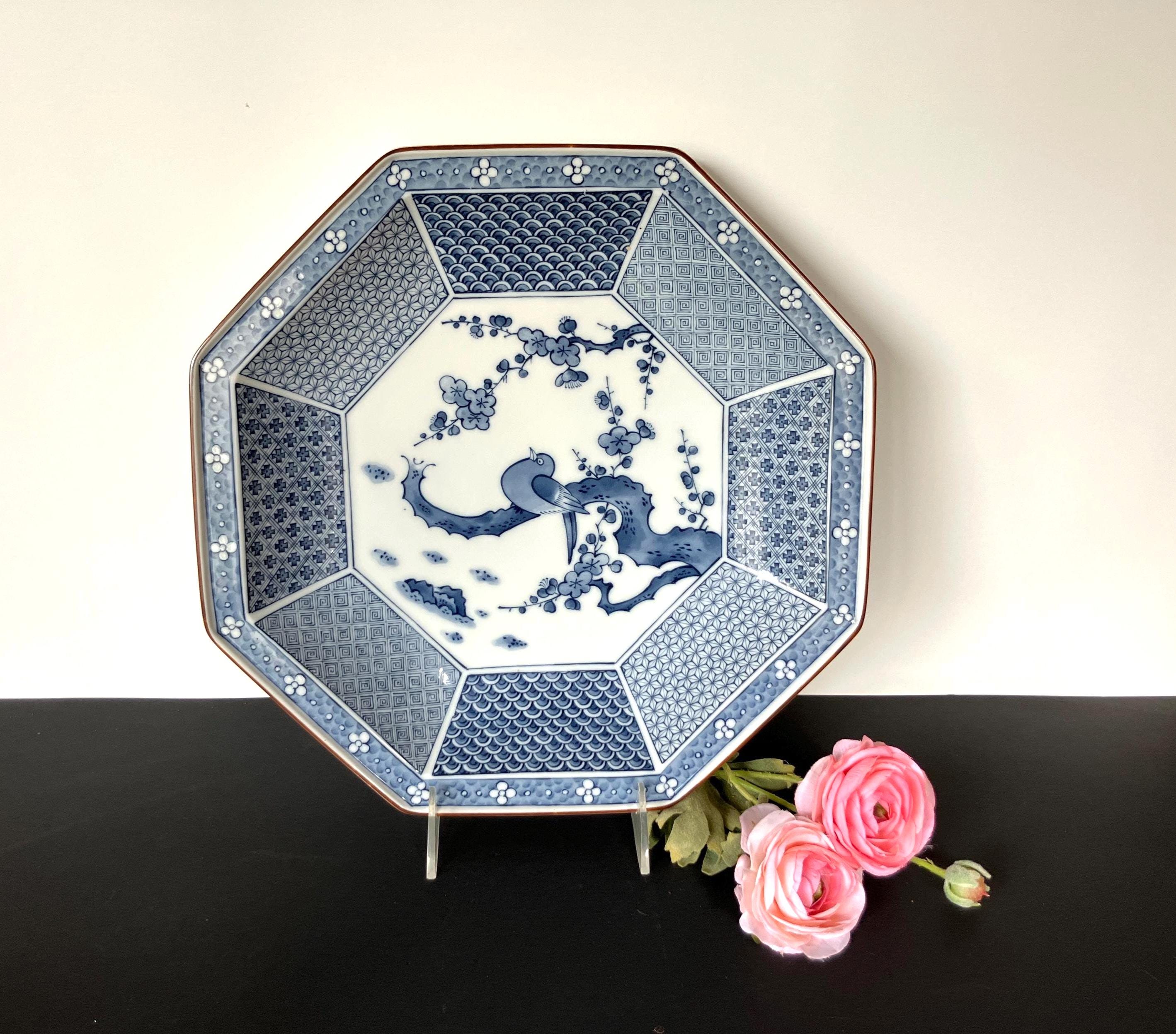 ヴィンテージ素敵すぎる青と白の八角形陶器皿 ヴィンテージの八角形の青と白のシノワズリ皿（鳥が描かれている