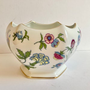 Vintage Rosenthal Selb Bavaria white porcelain scallop edge cache pot with flowers and birds, hexagonal, jardiniere, planter, gold trim