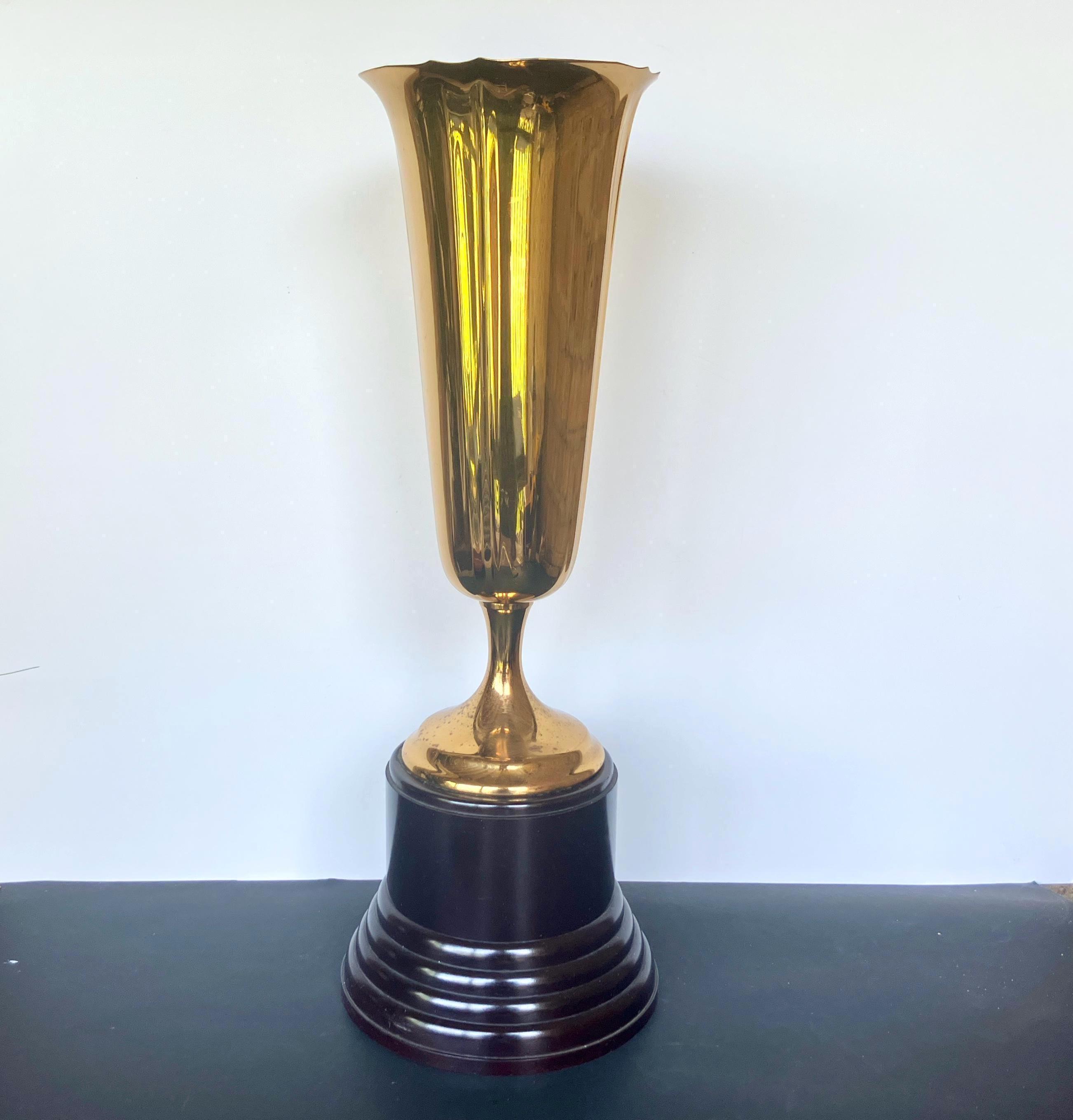Vintage Dodge Trophies Chicago Messing Trophy: 18 5/8 "hoch, Zelluloidbasis