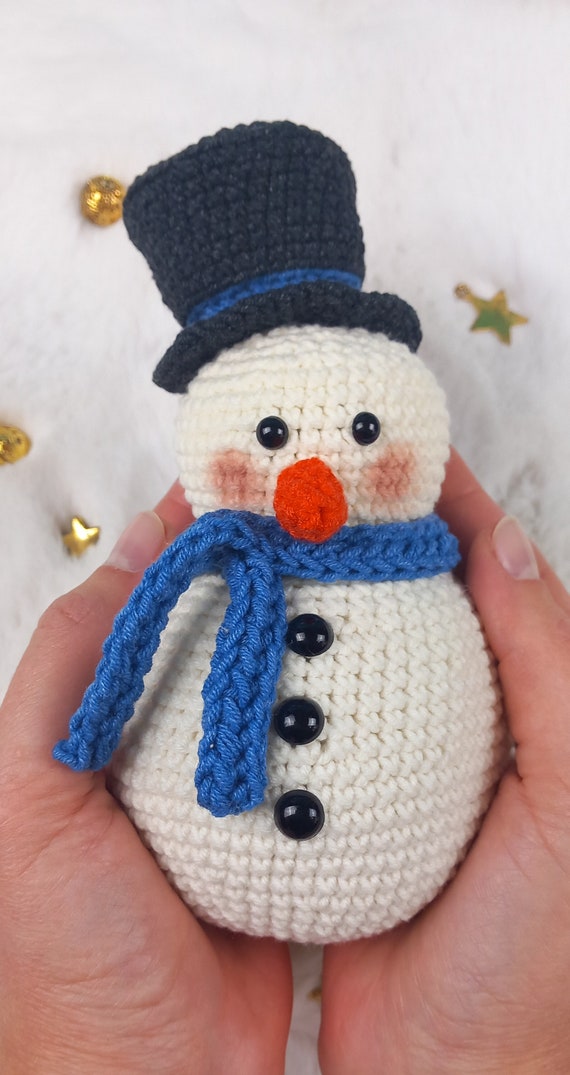 かぎ針編みの雪だるまの編み図、簡単なクリスマスあみぐるみ