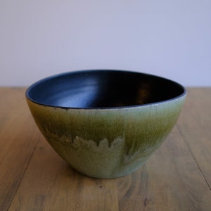 Large Stoneware Bowl, Serving bowl image 8