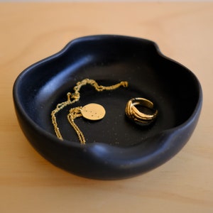 Catch All Dish, Jewelry Bowl image 1