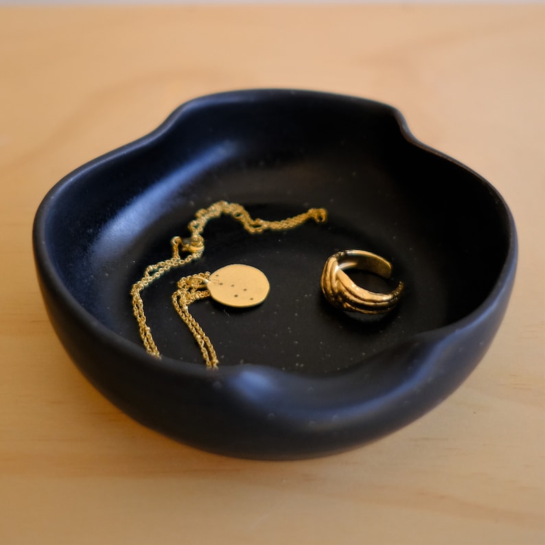 Catch All Dish, Jewelry Bowl image 1