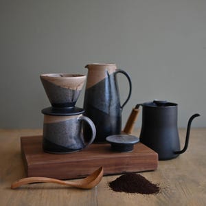 Service à café fait main, cafetière en grès avec goutteur