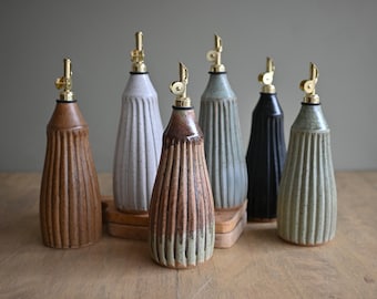 Olive Oil Dispenser, 750ml, Easy Grip, Elegant Stoneware Bottle