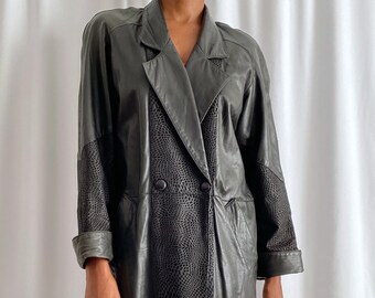 90s Leather Jacket with Faux Fur trimmed hood| Vintage Black Leather Coat with statement lining| Minimalist winter coat