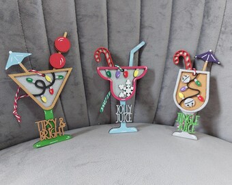 Adorno navideño de madera con bebidas festivas, regalo de amigo invisible