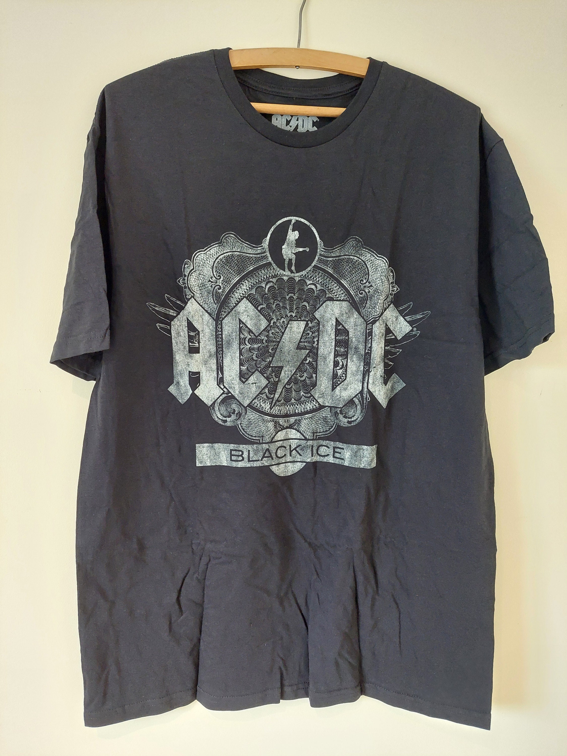 AC/DC Black Ice Angus Young Brian Johnson Rock OFFICIAL Tee T-shirt ...