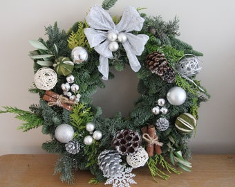 Fresh Christmas Wreath Silver theme
