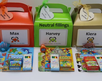 Personalisierte Hochzeitsboxen / Gastgeschenke für Kinder mit Füllungen