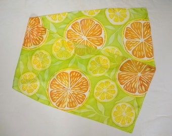 Citrus handgeschilderde Batik zijden sjaal klaar voor schip